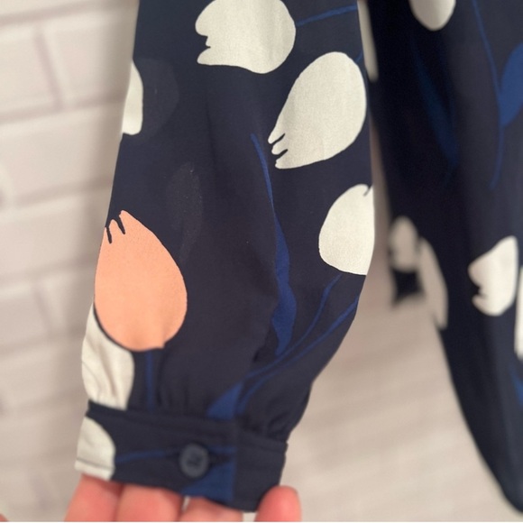 LOFT women petite printed  Navy white dressy Blouse/size SP - Picture 4 of 7